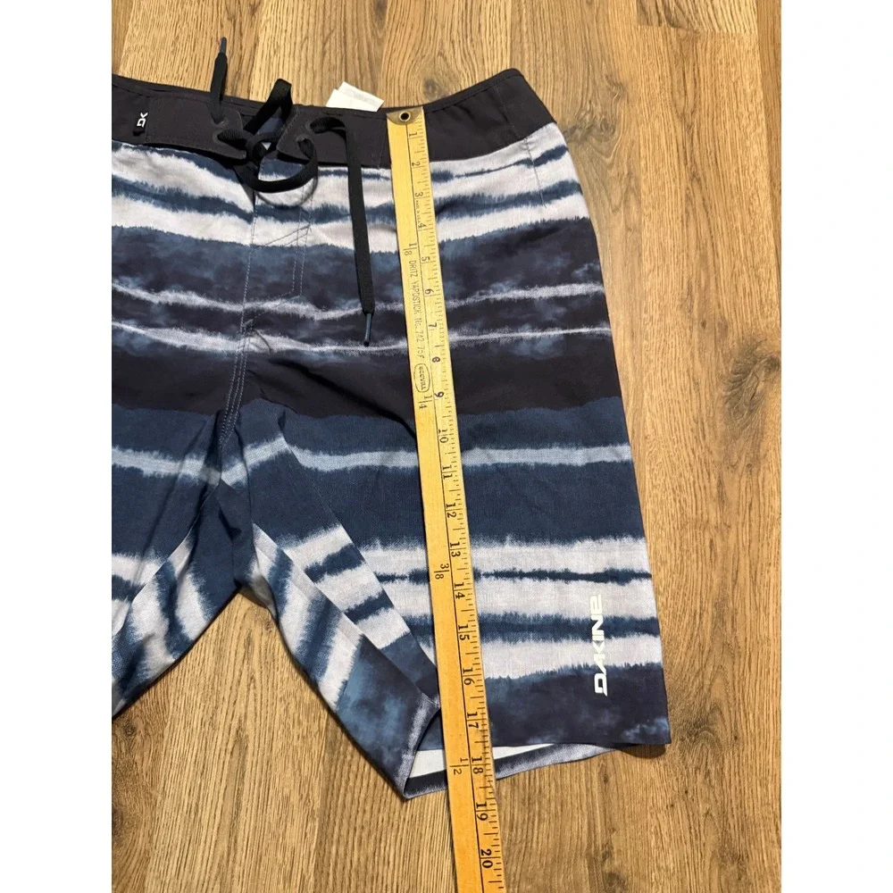 Dakine Board Shorts Mens 29 Blue Striped Surf Swim Trunks Excellent